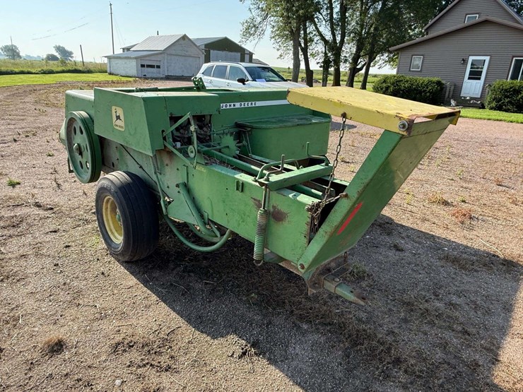 john-deere-336-image-9