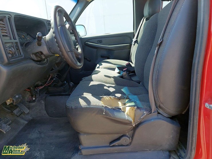 2006-chevrolet-silverado-2500hd-image-10