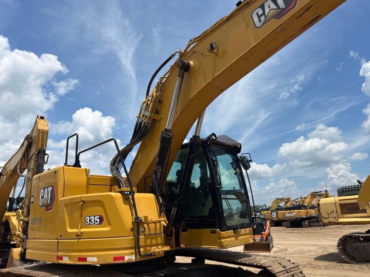 2022-caterpillar-335-image-26