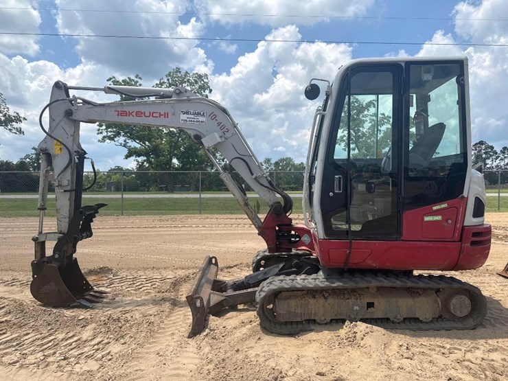 2018-takeuchi-tb240-image-1