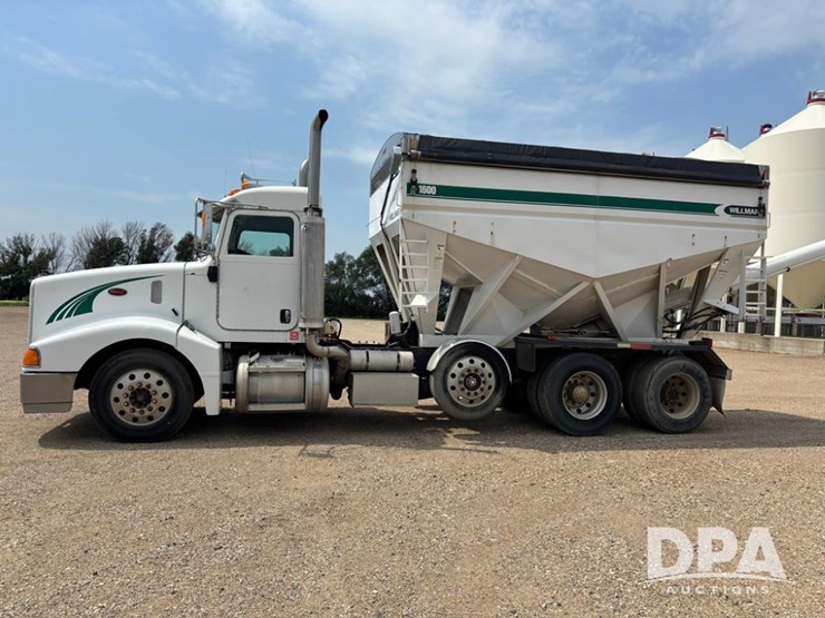 2005-peterbilt-385-image-16