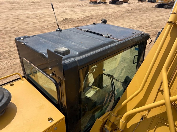 2016-caterpillar-336fl-image-35