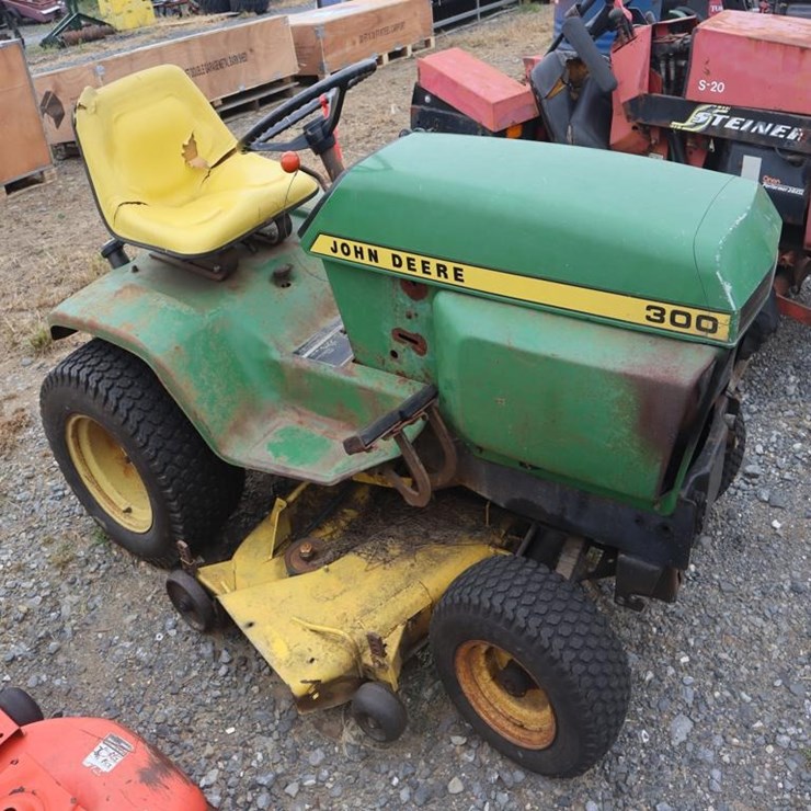JOHN DEERE 300