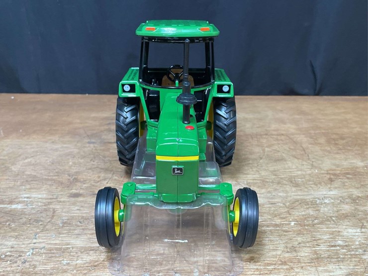 1/16-john-deere-4230-2004-wisconsin-nib-ertl-image-10