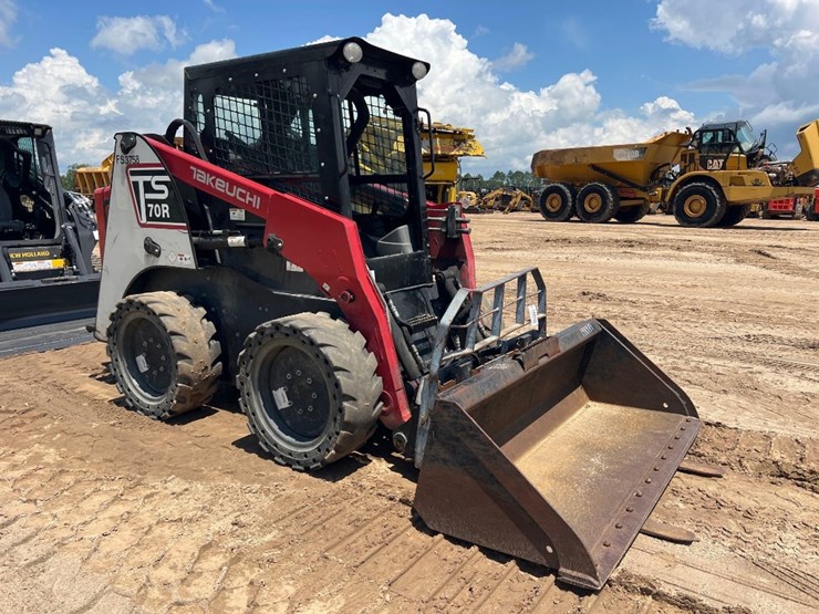 2014-takeuchi-ts70r-image-6