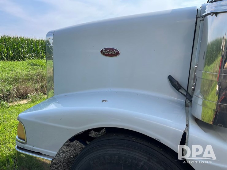 1993-peterbilt-377-image-12