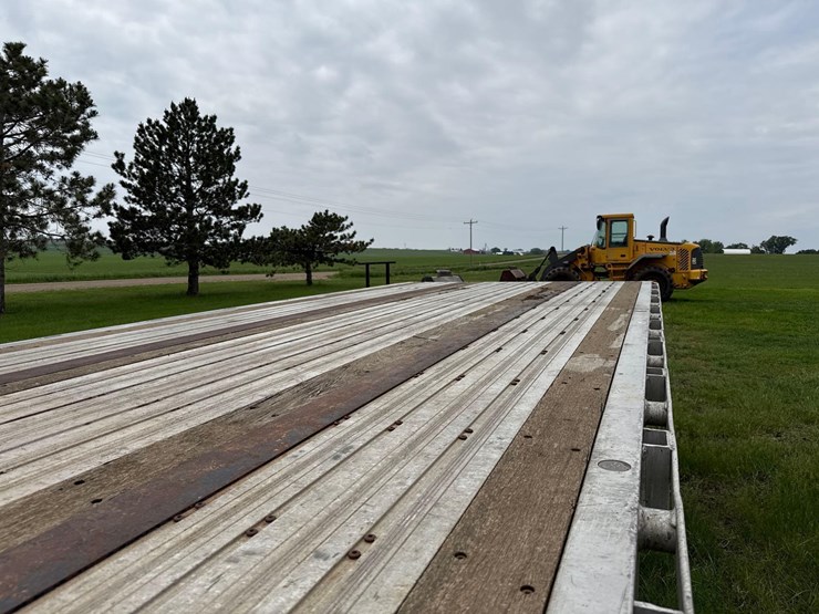 2010-wilson-97-1/2"-x-48ft-semi-flatbed-trailer-image-30