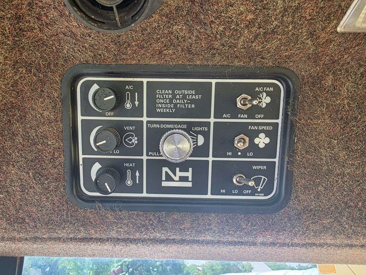 1988-new-holland-tr86-image-56