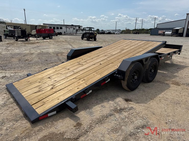 (new)-2025-hillcrest-tilt-trailer-image-2