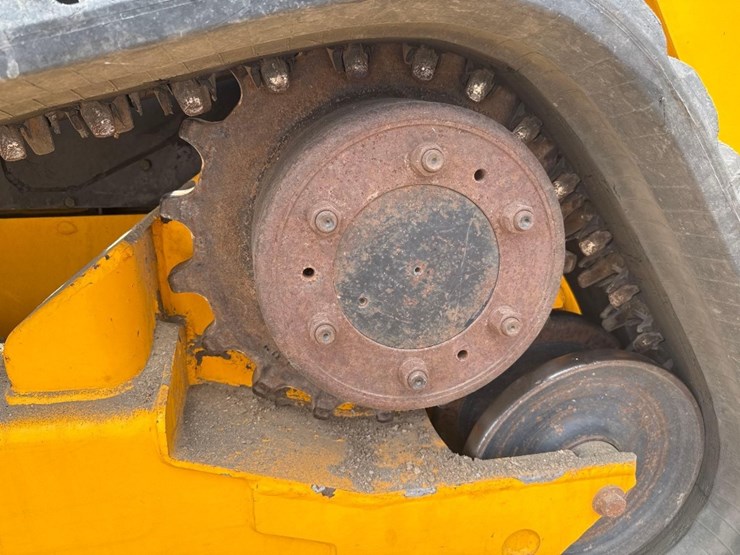 2015-jcb-320t-eco-image-10