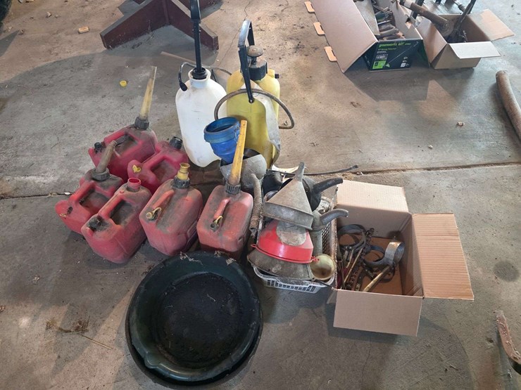 misc-gas-cans-and-related-items-image-1