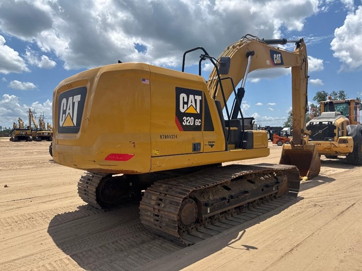 2018-caterpillar-320gc-image-6
