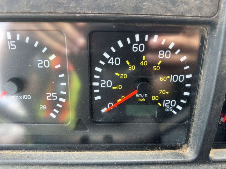 2002-volvo-vnl-t/a-truck-tractor-with-single-bunk-image-20