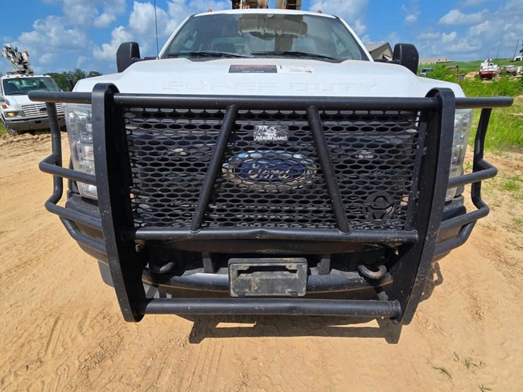 2019-ford-f550-image-14