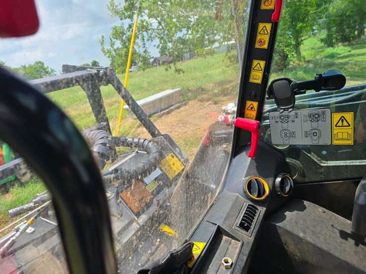 2022-jcb-3ts-8t-image-32
