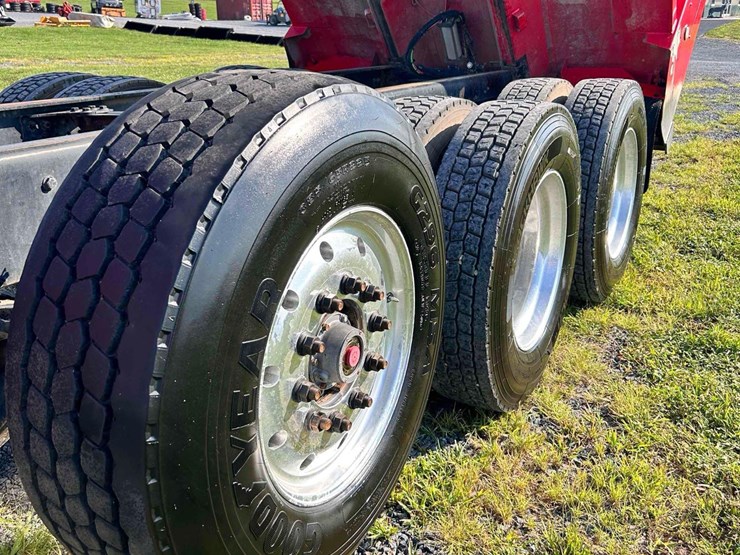 2019-western-star-sf4700-dump-truck-image-13
