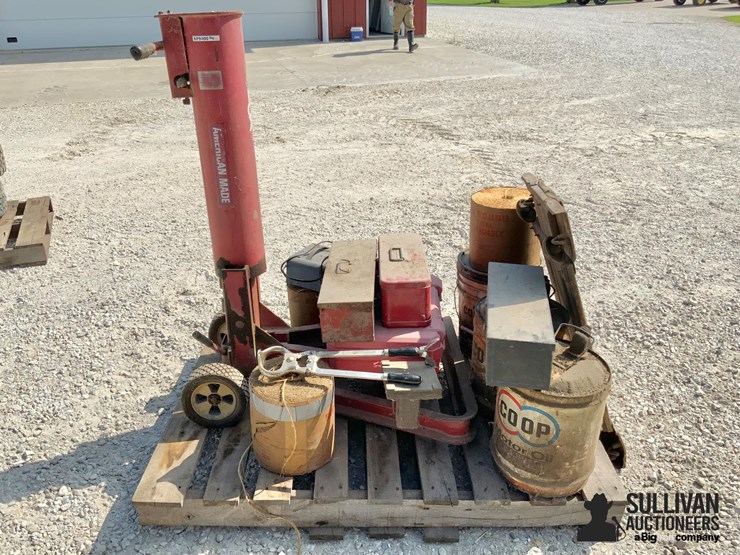 pallet-of-shop-supplies-&-tools-image-4