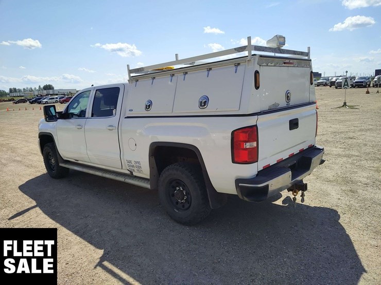 2018-gmc-sierra-2500hd-sle-image-3