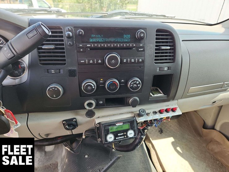 2012-chevrolet-silverado-3500hd-image-11