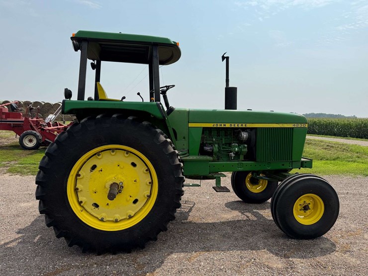 1977-john-deere-4230-image-8