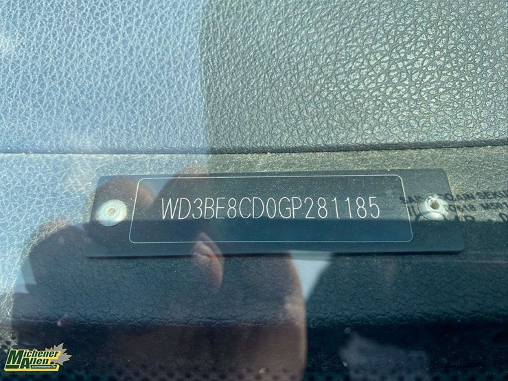 2016-mercedes-benz-sprinter-2500-image-21