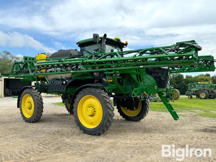 2021-john-deere-r4044-image-3