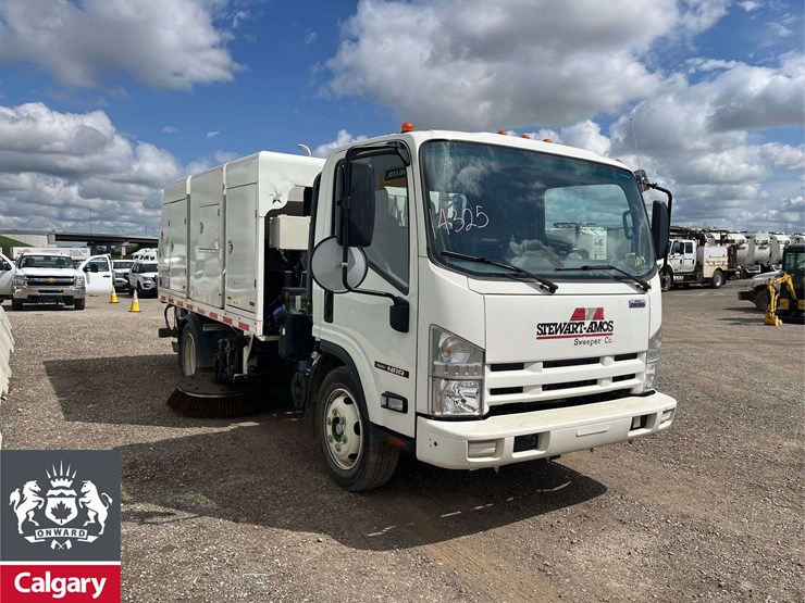 2013-isuzu-nqr-image-18