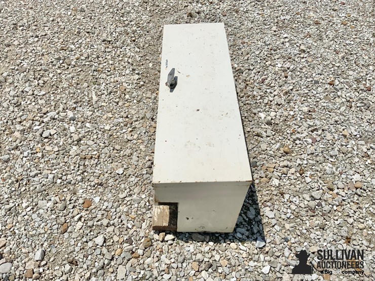side-mount-truck-tool-box-image-8