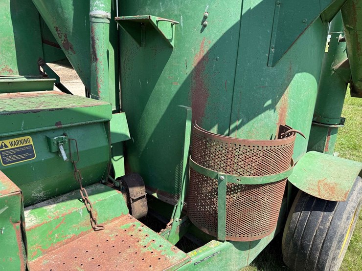 john-deere-700-image-9