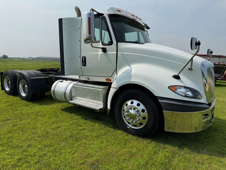 2016-international-prostar-image-7