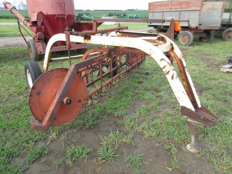 avco-/-new-idea-hayrake-image-2