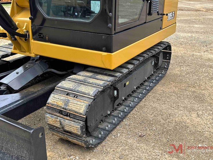caterpillar-305.5-image-12