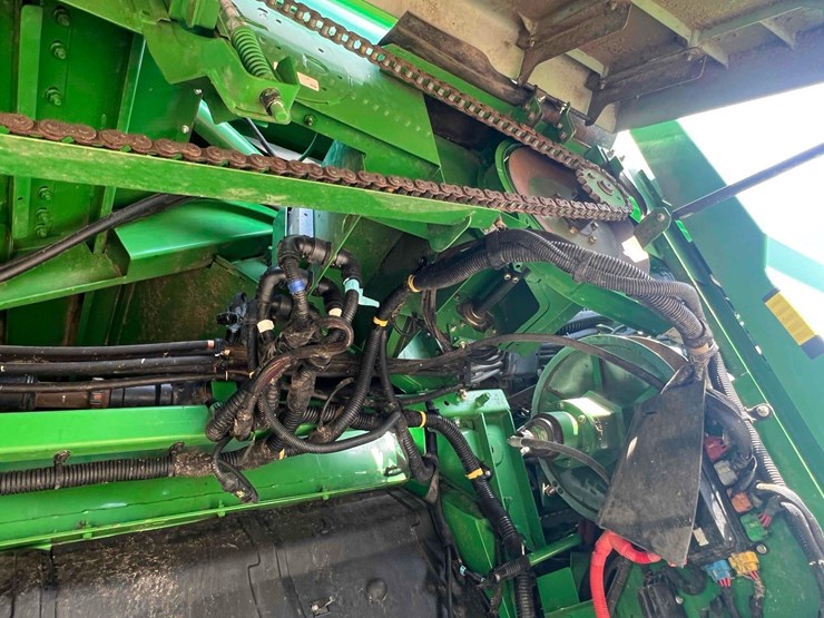 2021-john-deere-s680-image-21