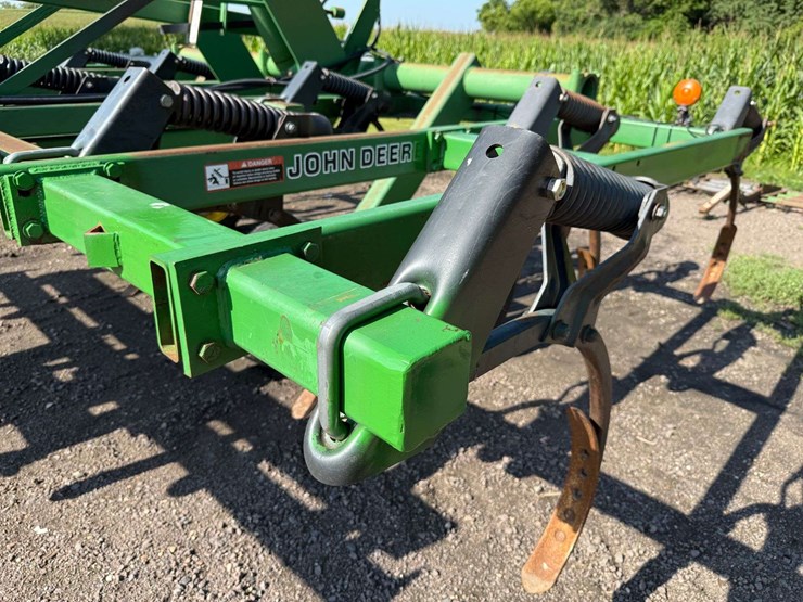 john-deere-680-image-22