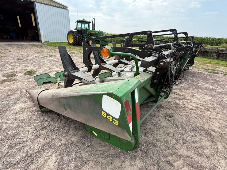 john-deere-843-image-11