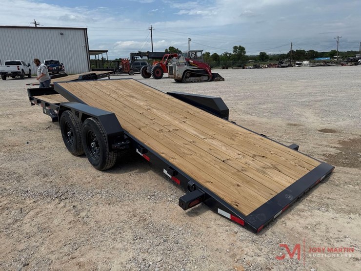 (new)-2025-hillcrest-tilt-trailer-image-3