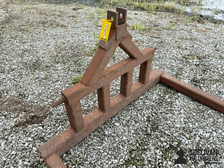 shop--built-3-pt-bale-carrier-image-9