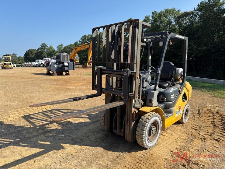 komatsu-fg25ht-16-image-4