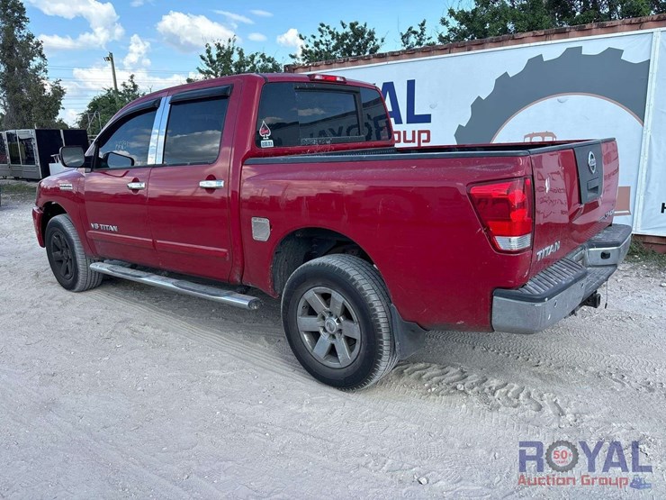 2011-nissan-titan-image-4