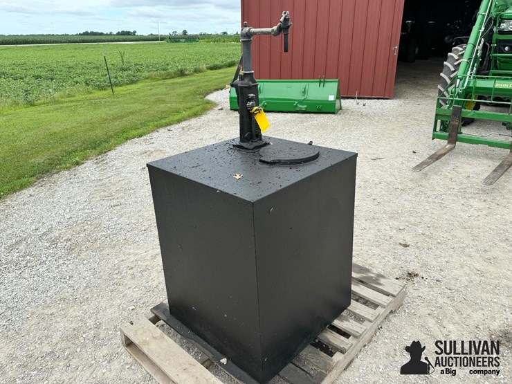 steel-bulk-oil-tank-w/-pump-image-3