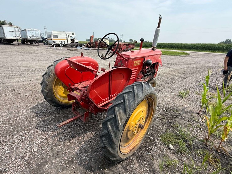 massey-ferguson-22-image-9