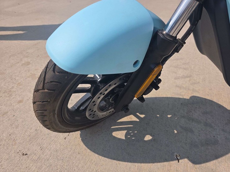 2021-segway-c80-electric-scooter,-750-watt,-20-mph-max,-pedals,-comes-with-a-charger,-*unknown-worki-image-10