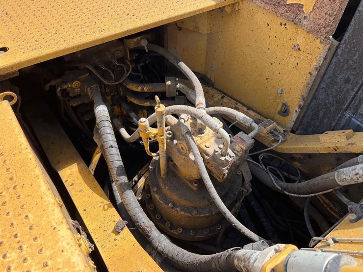 2015-caterpillar-336fl-image-31