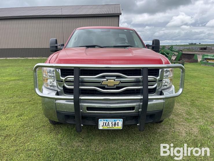 2010-chevrolet-silverado-3500-image-2
