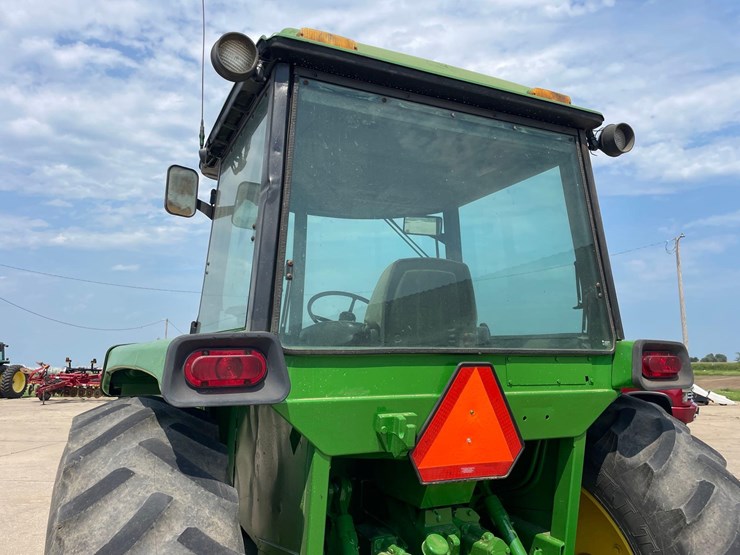 john-deere-4230-image-31