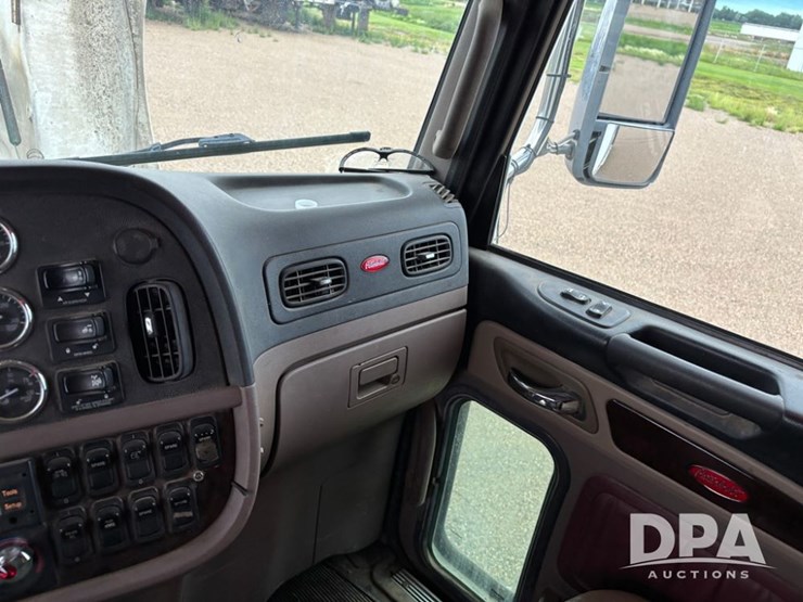 2012-peterbilt-386-image-67