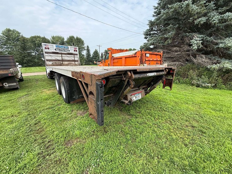kenworth-t300-image-9