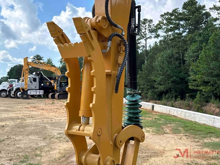 2021-caterpillar-305.5-image-27