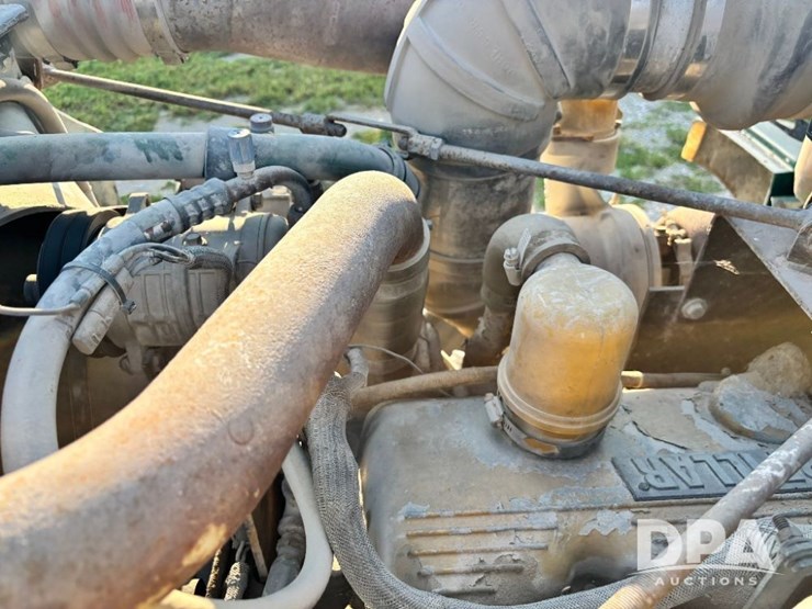 1993-peterbilt-377-image-68
