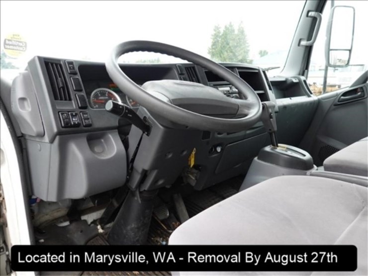 2016-isuzu-npr-image-8